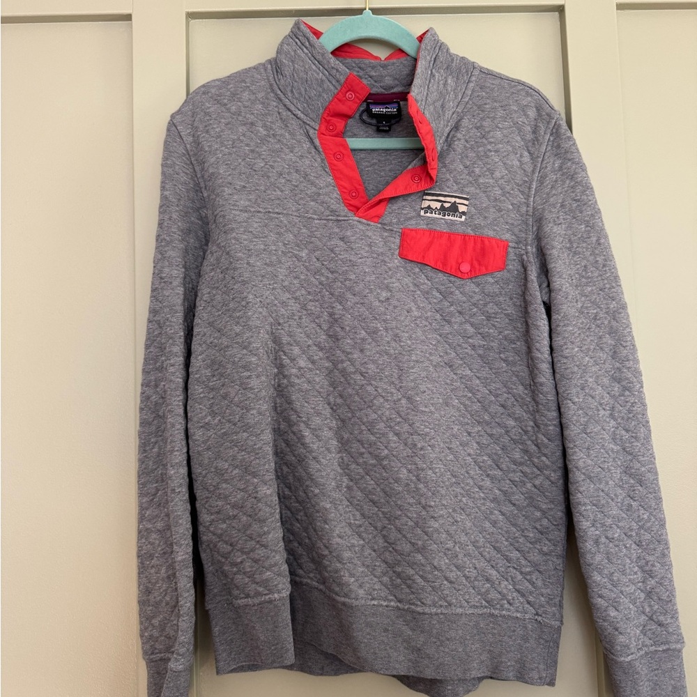 Patagonia- Gray Quilted Sweater with burnt Red Accents- new w/o tags